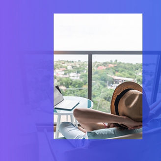 Kobieta siedząca na krześle