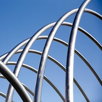 鉄パイプのアーチ