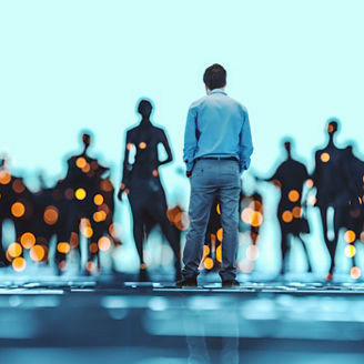 Fotografía de un hombre de negocios abstracto de pie en un entorno de realidad virtual