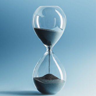 Sanduhr mit durchlaufenden Sand