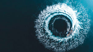 speedboat circle
