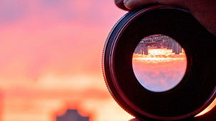 durch ein Fernglas Zukunft nach Corona