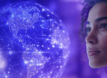 Rapariga a olhar para globo