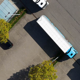 LKWs auf Parkplatz