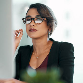 woman-in-glasses-thinking